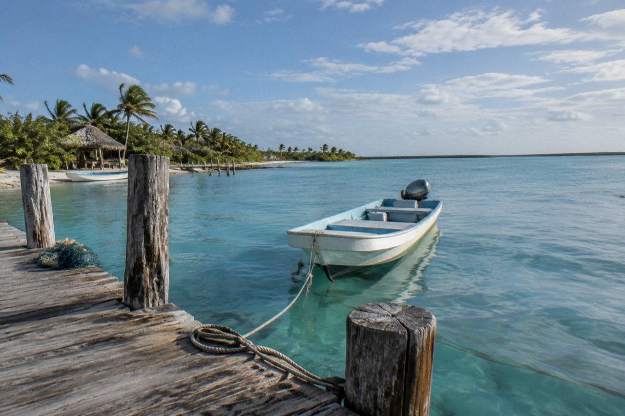 Sian Ka'an: small private panga on the Sian Ka'an lagoon